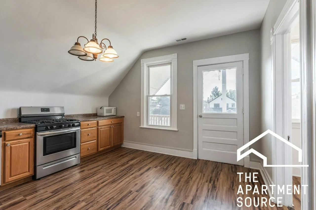 2834 West Dickens Avenue, Unit 2