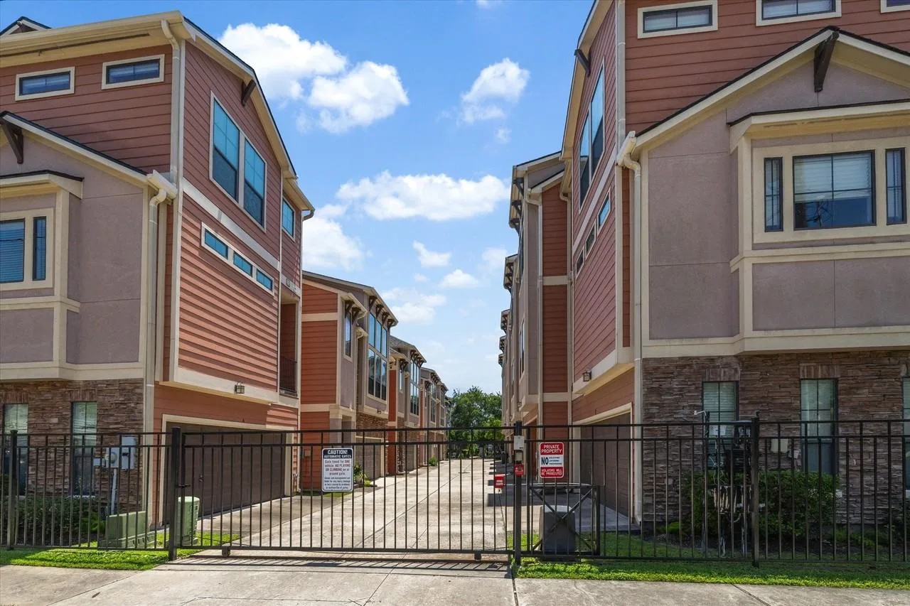 1042 W 23rd St, Houston, TX 77008, USA