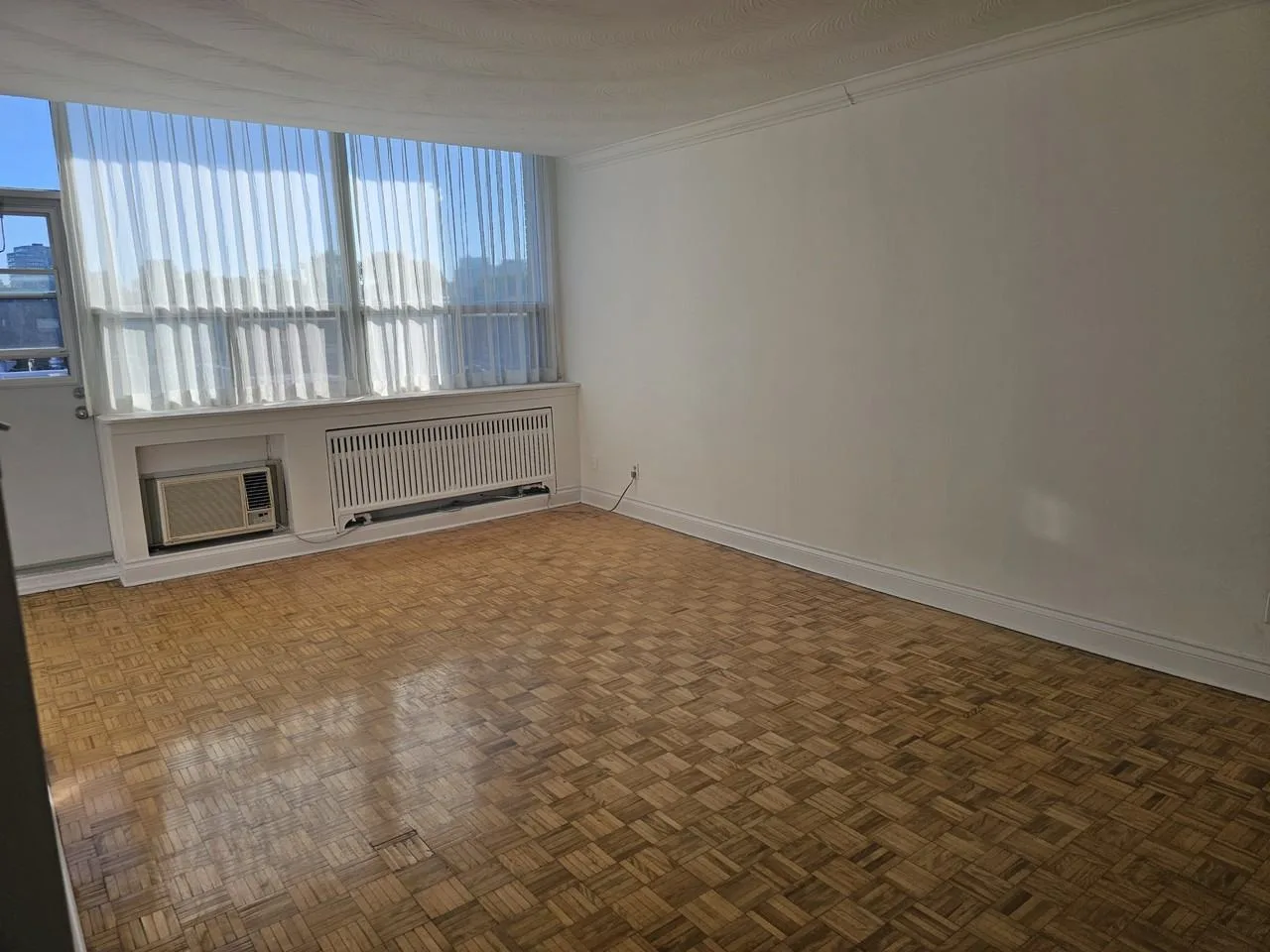 340 Lonsdsale Road