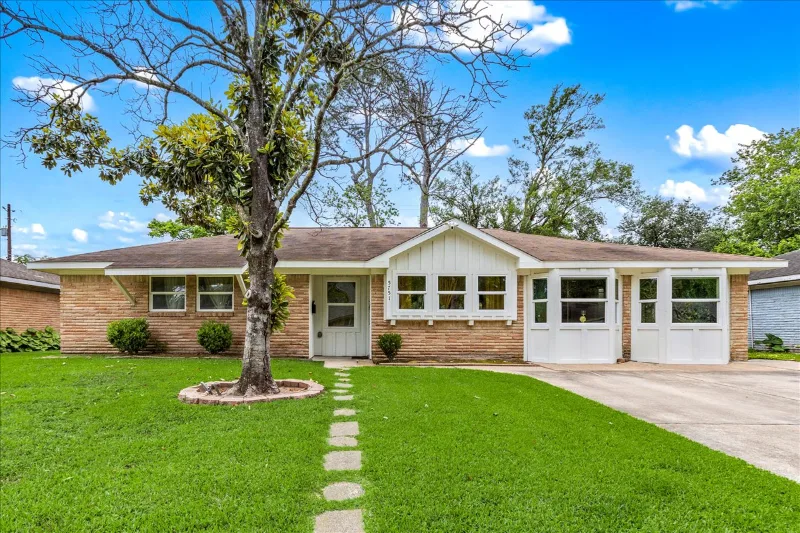 5751 Firenza Dr, Houston, TX 77035, USA