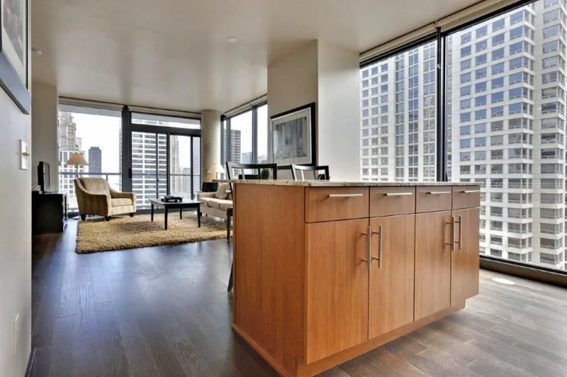 447 N State St, Chicago, IL 60654, USA