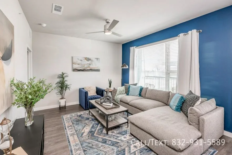 1599 Brittmoore Rd, Houston, TX 77043, USA