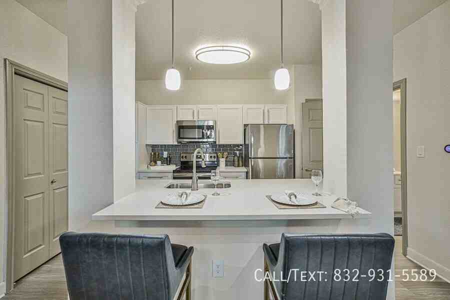 12592 Whittington Dr, Houston, TX 77077, USA