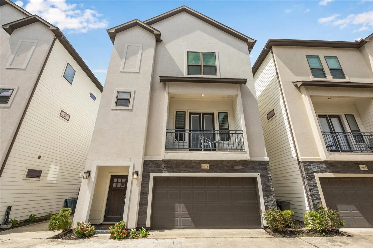 2504 Beall St, Houston, TX 77008, USA