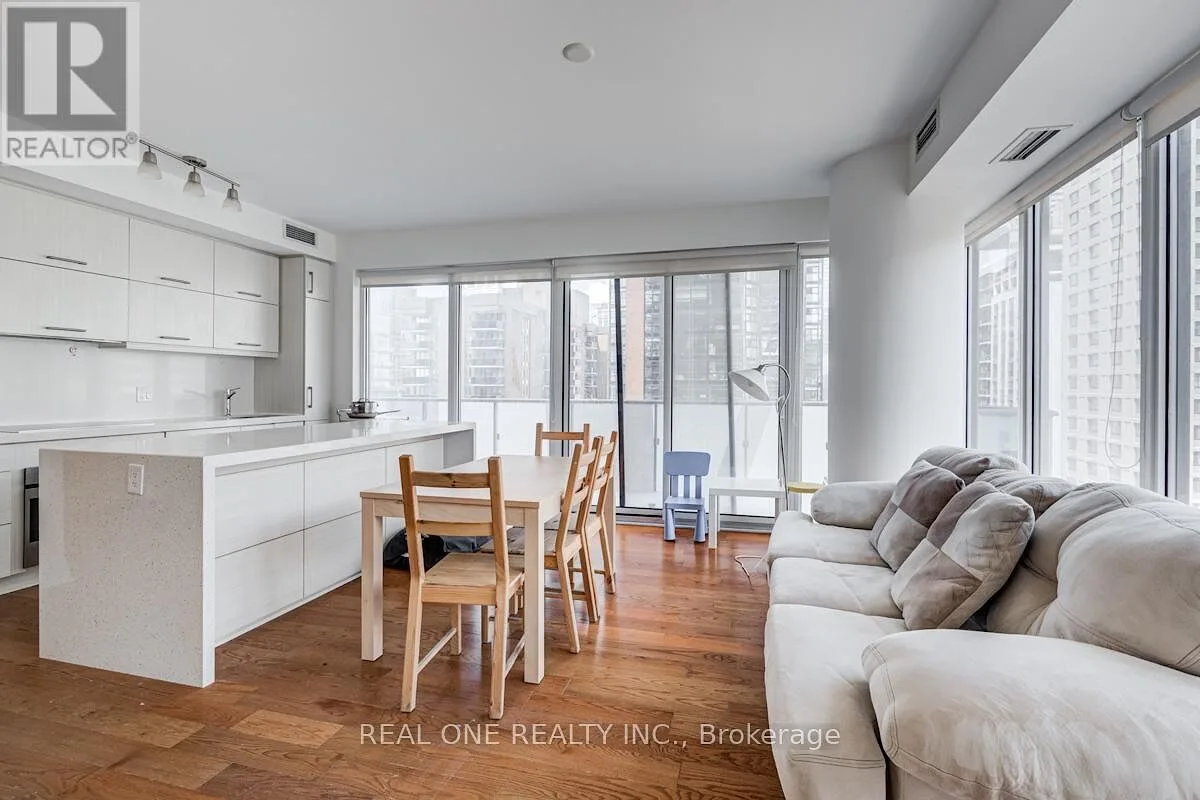 Apartment in Toronto (Bay Street Corridor)
