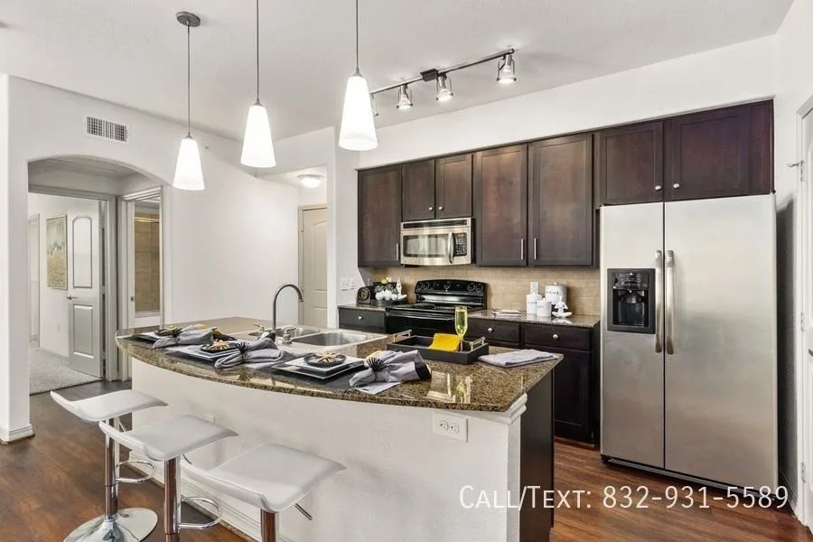 19000 Crescent Springs Dr, Houston, TX 77339, USA