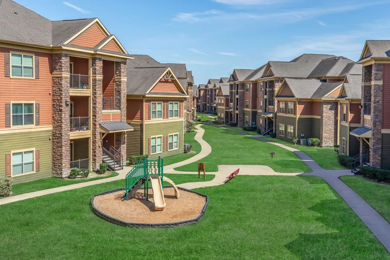 Mansions at Hastings Green Family