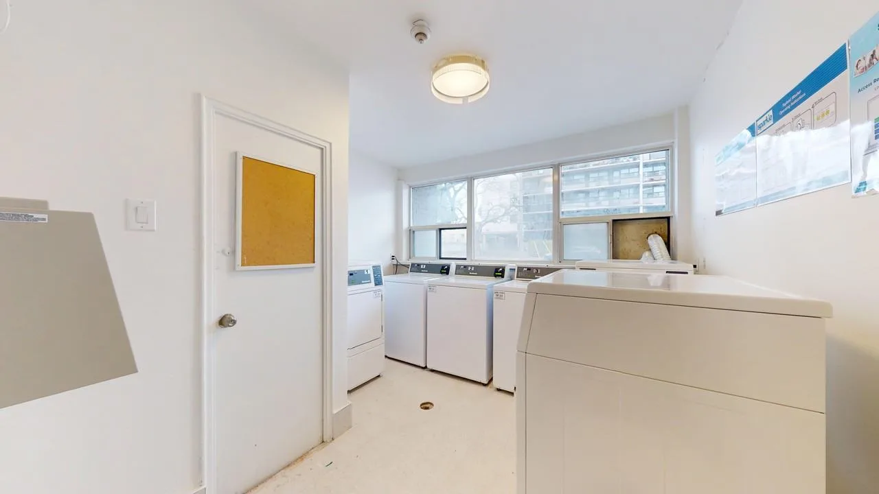 1 Marquette Ave