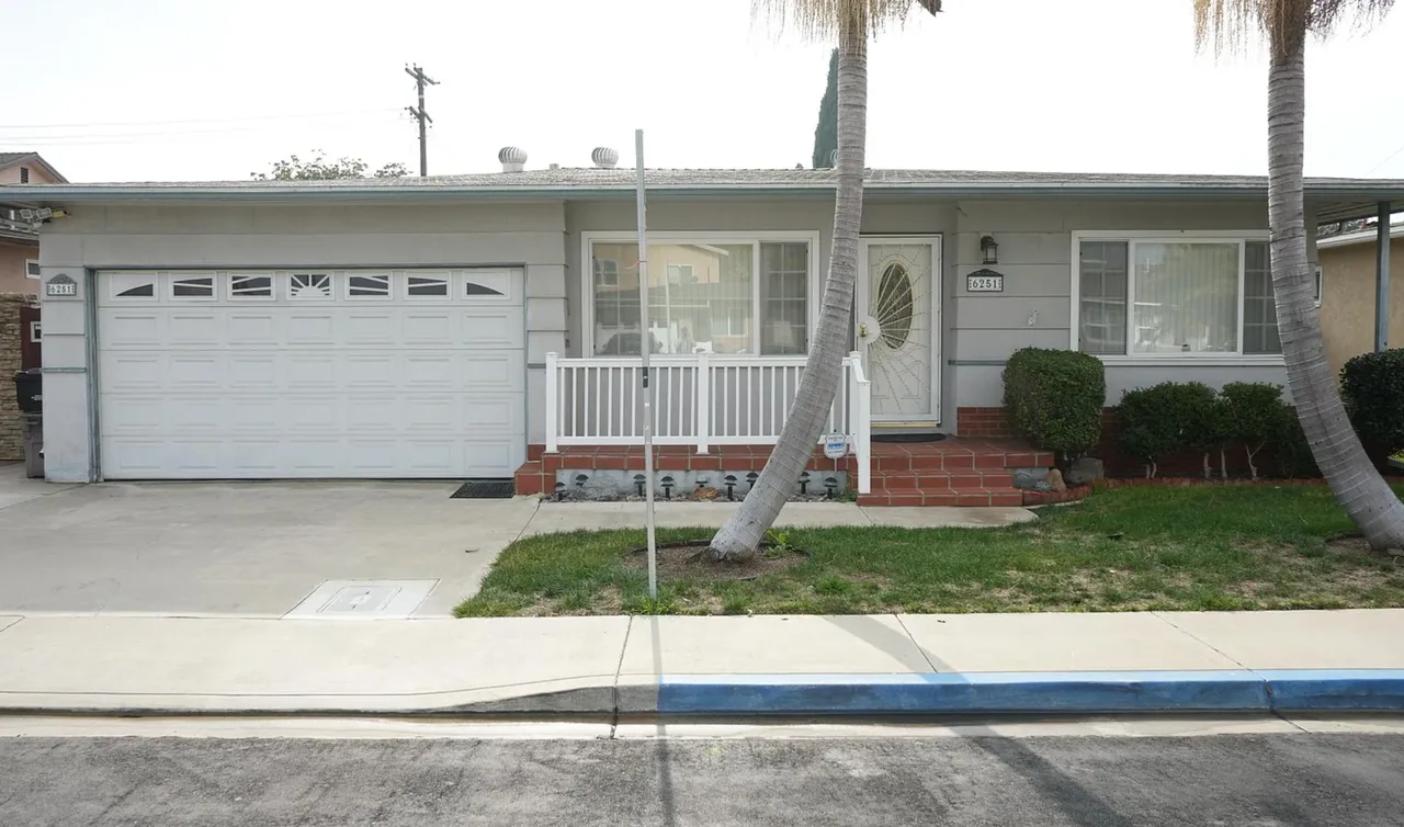 6249-6253 Dorothy Dr