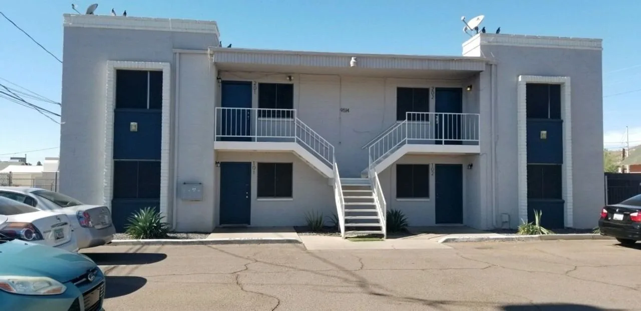9514 N. 8th St
