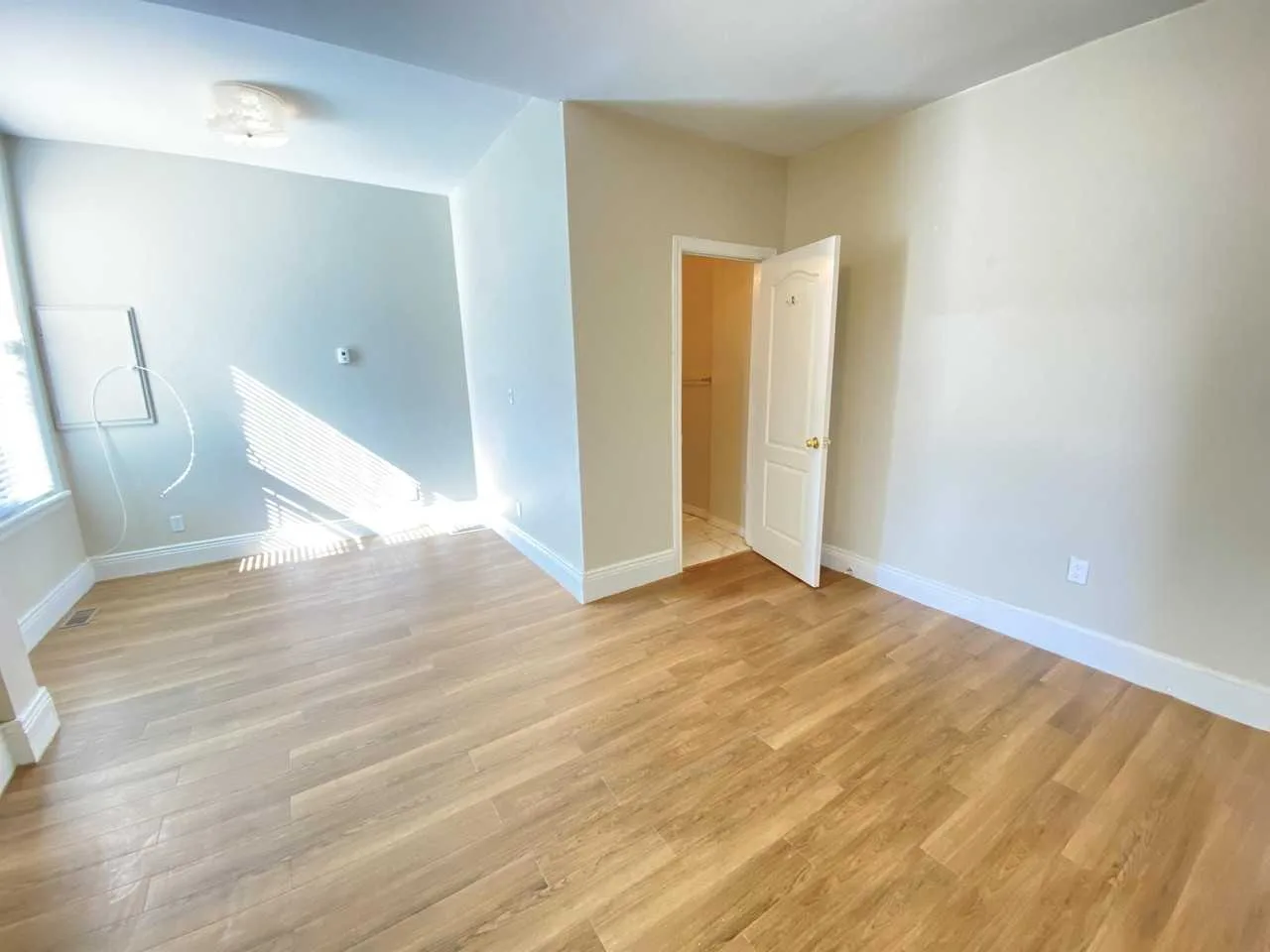 226 Victoria Ave N, Hamilton, ON L8L 5G2, CAN