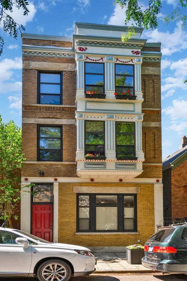 2327 West McLean Avenue, Chicago, IL 60647, USA