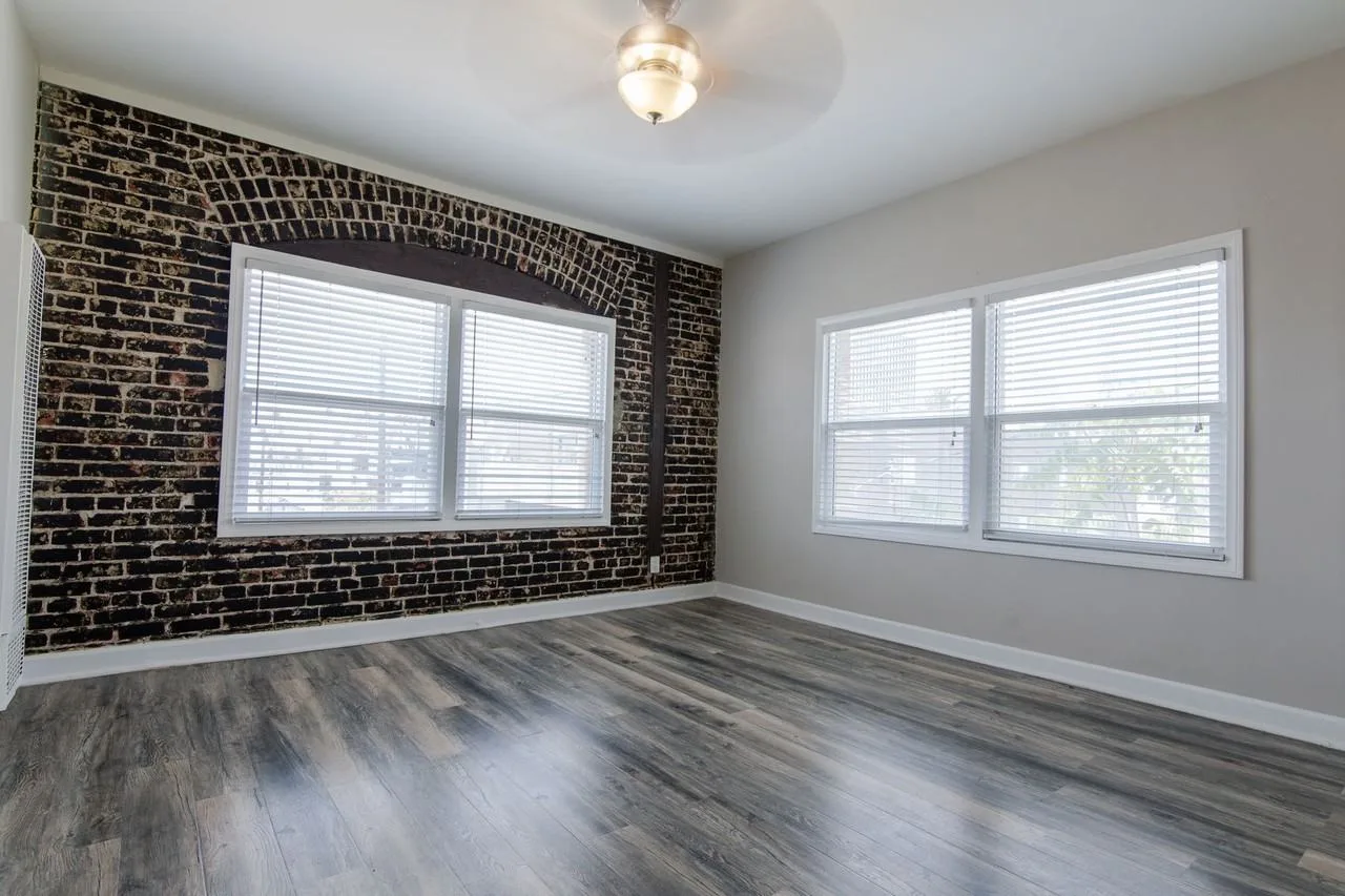 Gorgeous Newly Remodeled One Bedroom and Studios