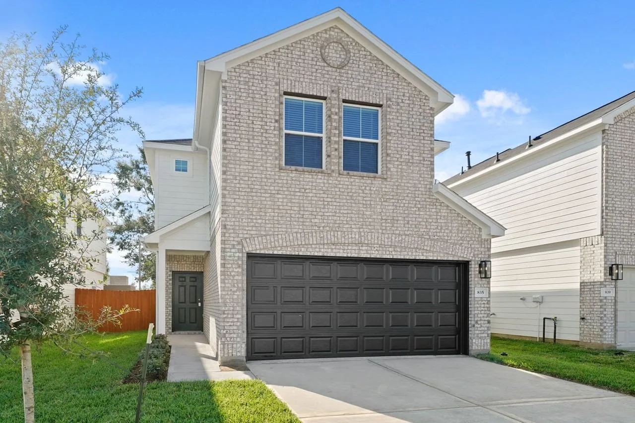835 Red Oakland Dr, Houston, TX 77090, USA