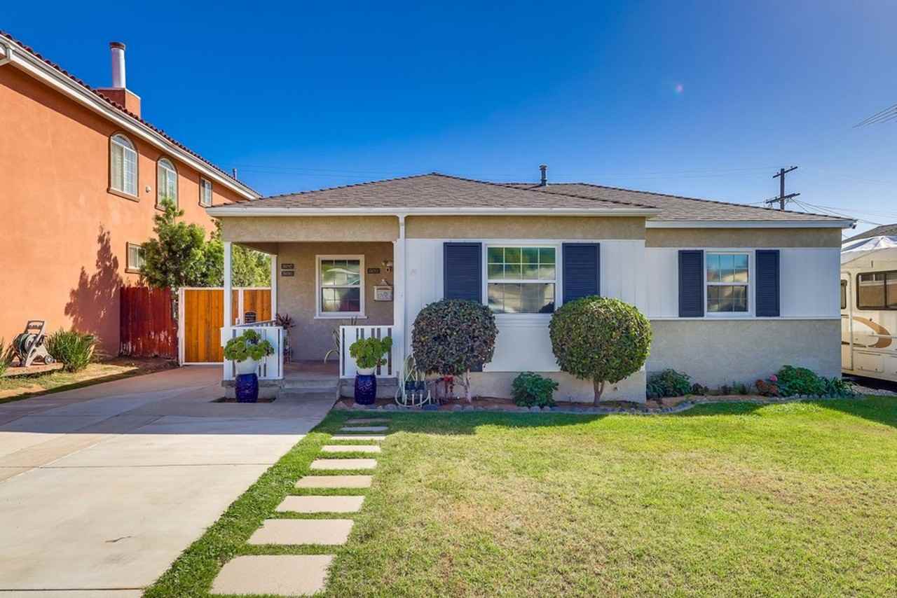 6504 W 84th Place