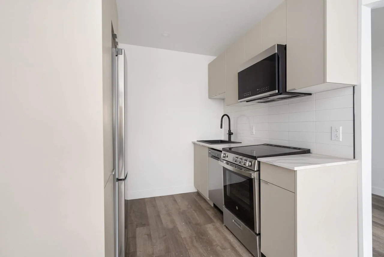 4275 Hochelaga