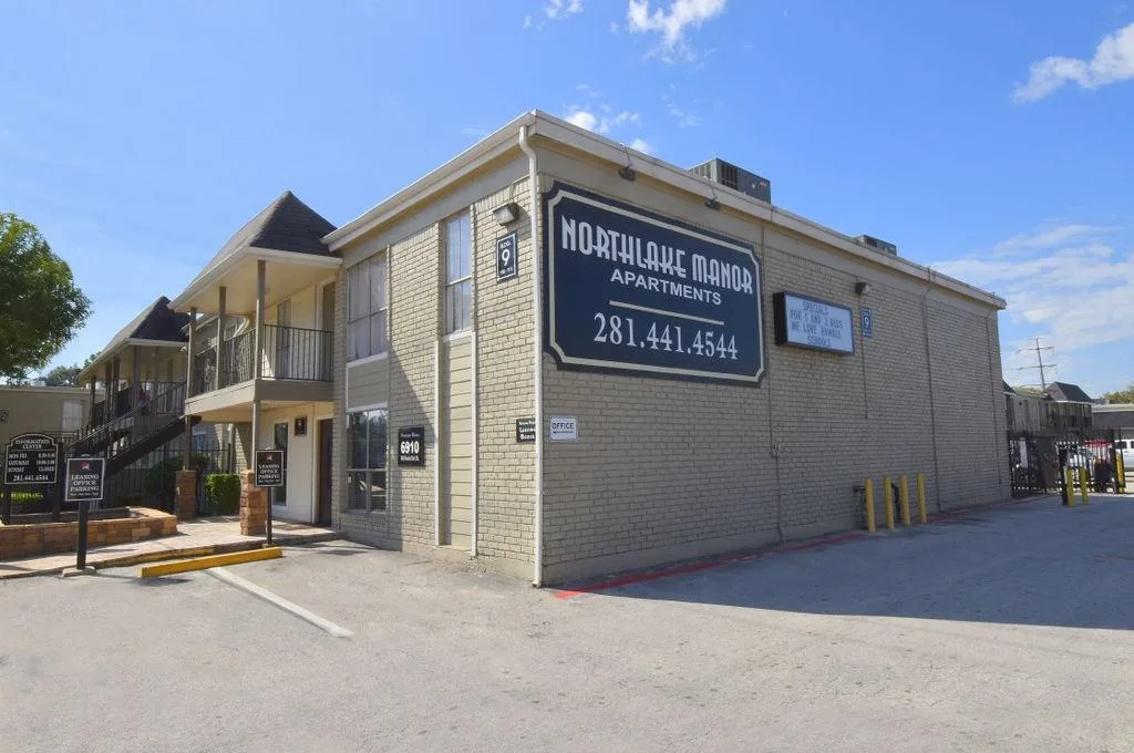 Northlake Manor Apartments