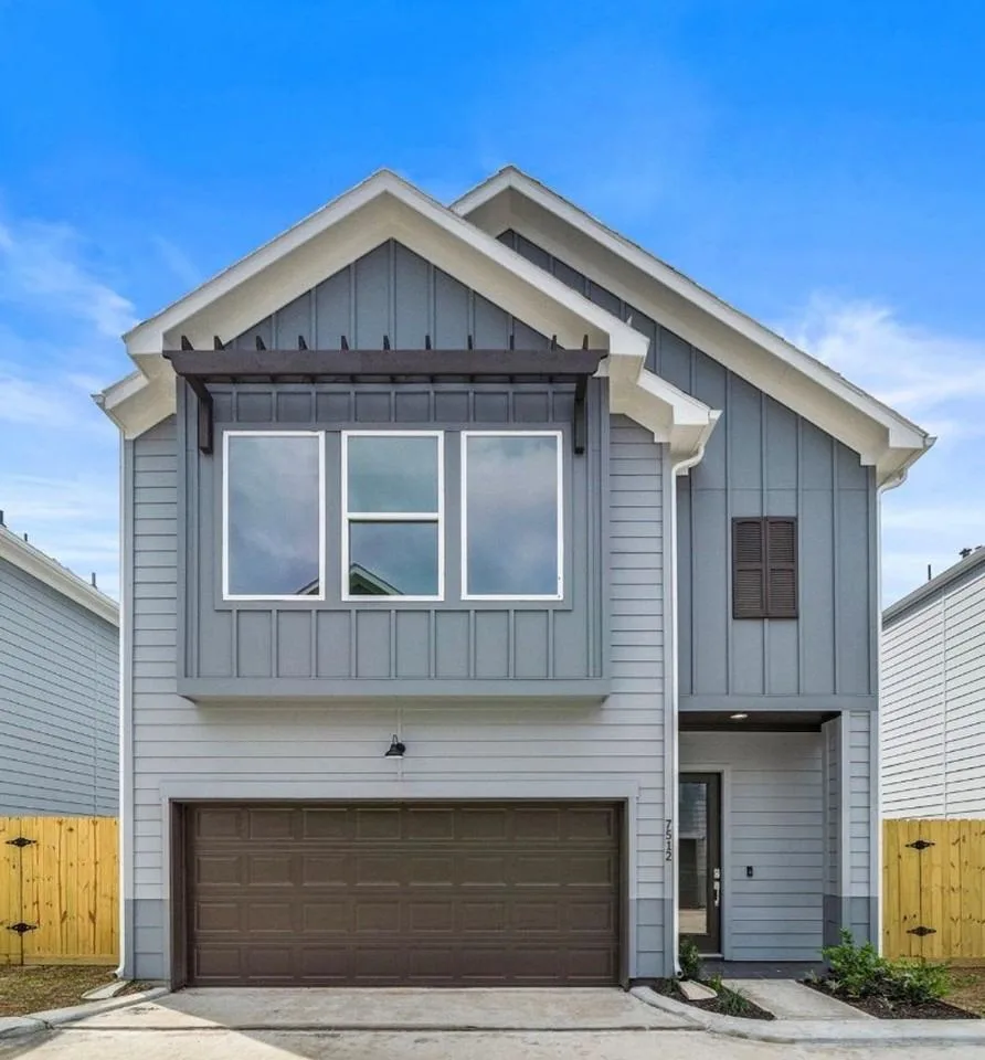 7522 Sandle St, Houston, TX 77088, USA