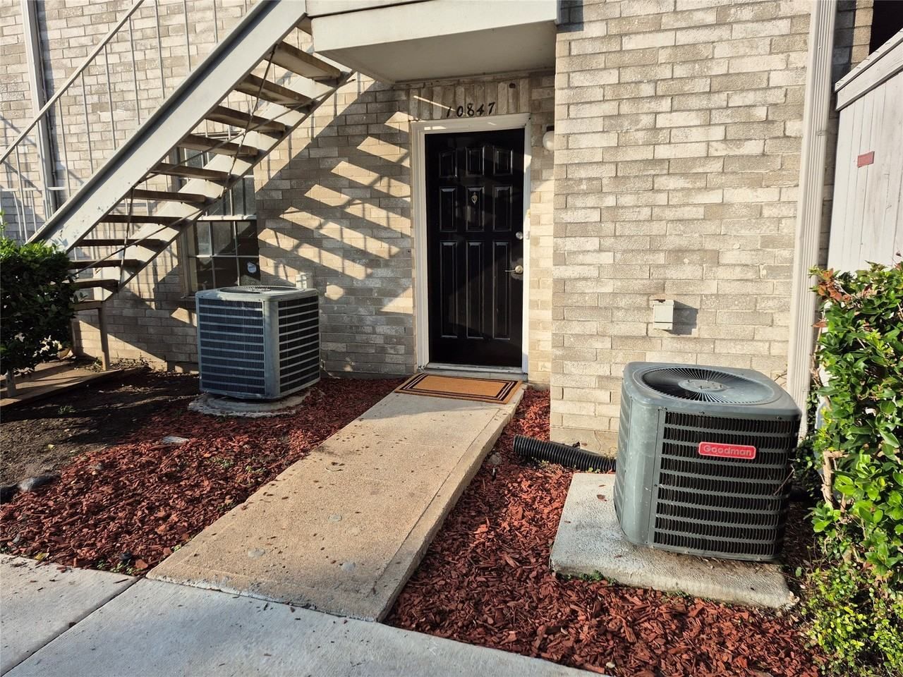 10847 Braes Bend Drive, Houston, TX 77071, USA
