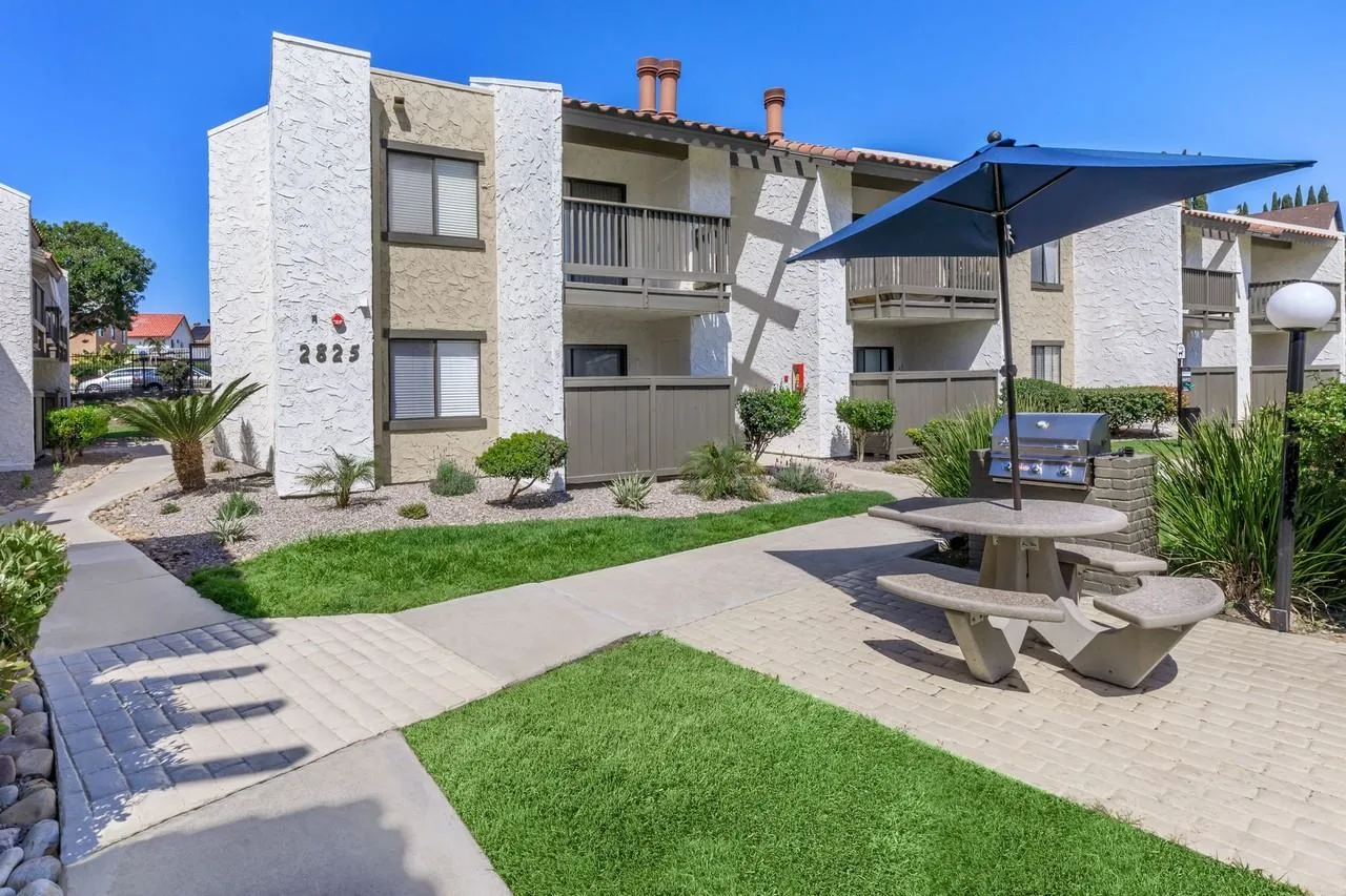 North Bonita Apartments