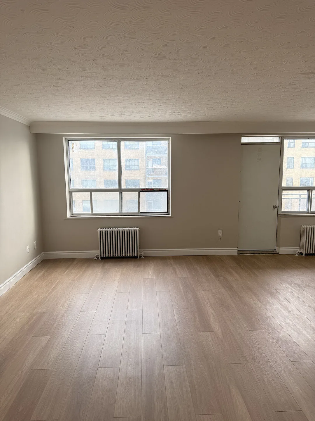 Newly renovated modern bachelor and one bedroom units available for rent!
