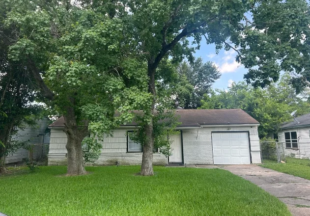 10510 Cathedral Drive, Houston, TX 77051, USA
