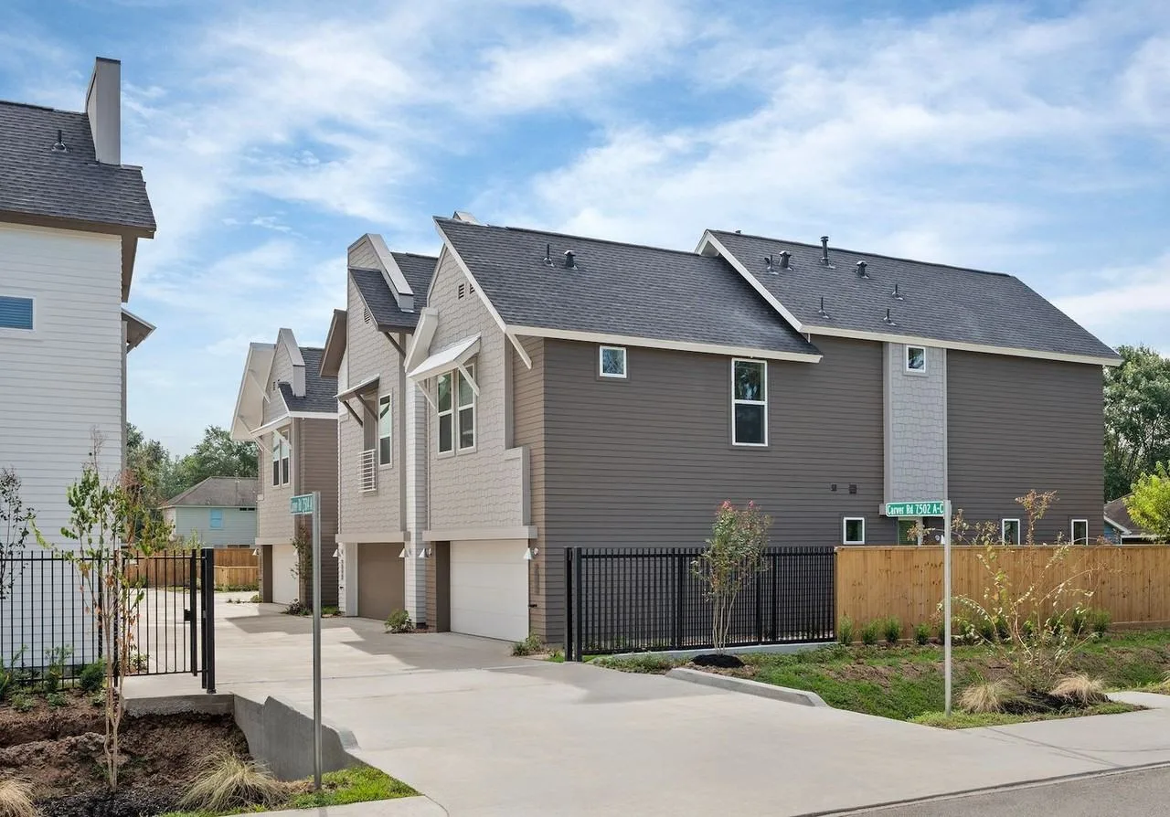 7504 Carver Road, Houston, TX 77088, USA
