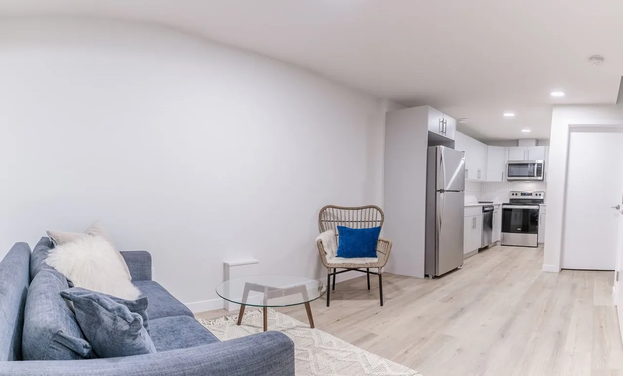 22664B 80 Ave Nw, Edmonton, AB T5T 7R8, CAN