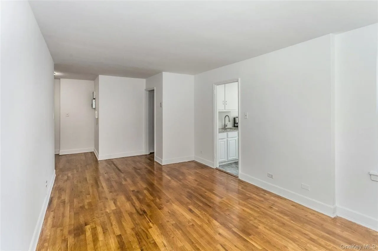 3326 82nd St, Jackson Heights, NY 11372, USA
