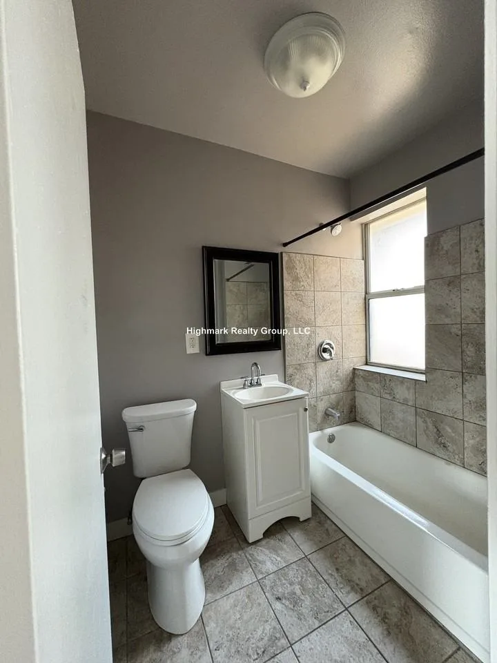 5670 N Ridge Ave, Chicago, IL 60660, USA
