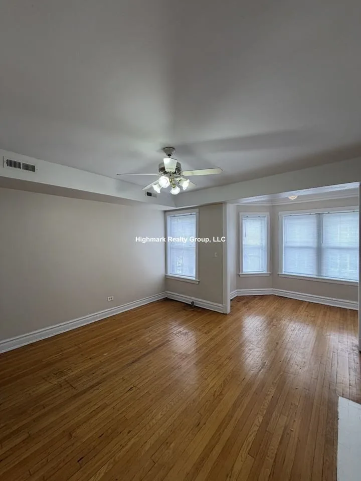 7507 N Greenview Ave, Chicago, IL 60626, USA