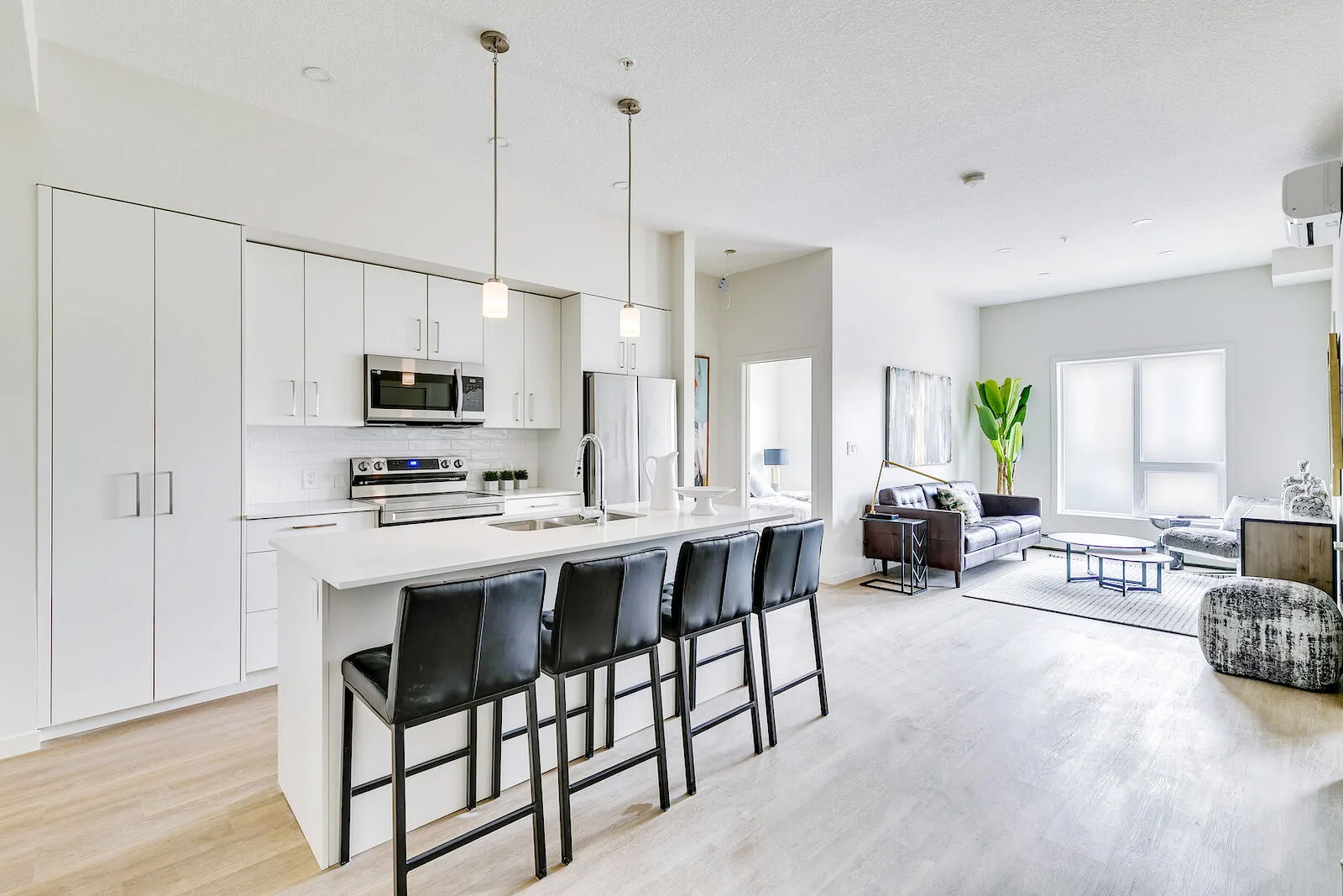 1 Month Free Rent on Select Units - Pet Friendly, Amenity Building with Gym and Lounge, Heated Underground Parking