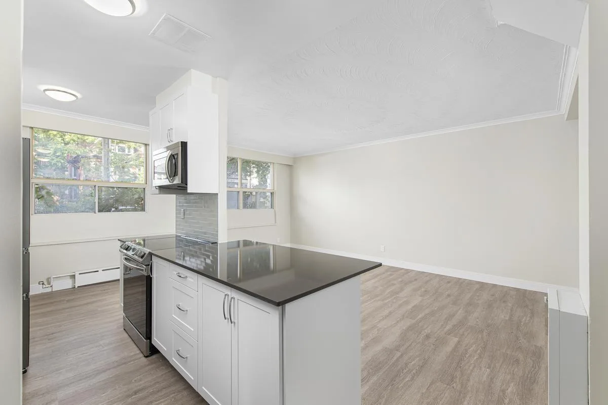 115 Dowling Avenue