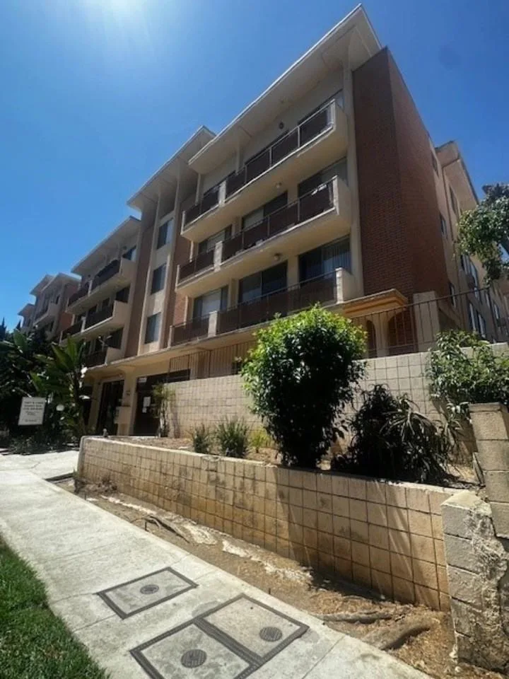 11677-11683 Goshen Ave. Los Angeles CA 90049