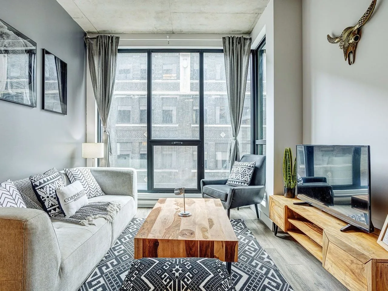 Modern Apartment in Montreal | Fully Furnished | Utilities Included