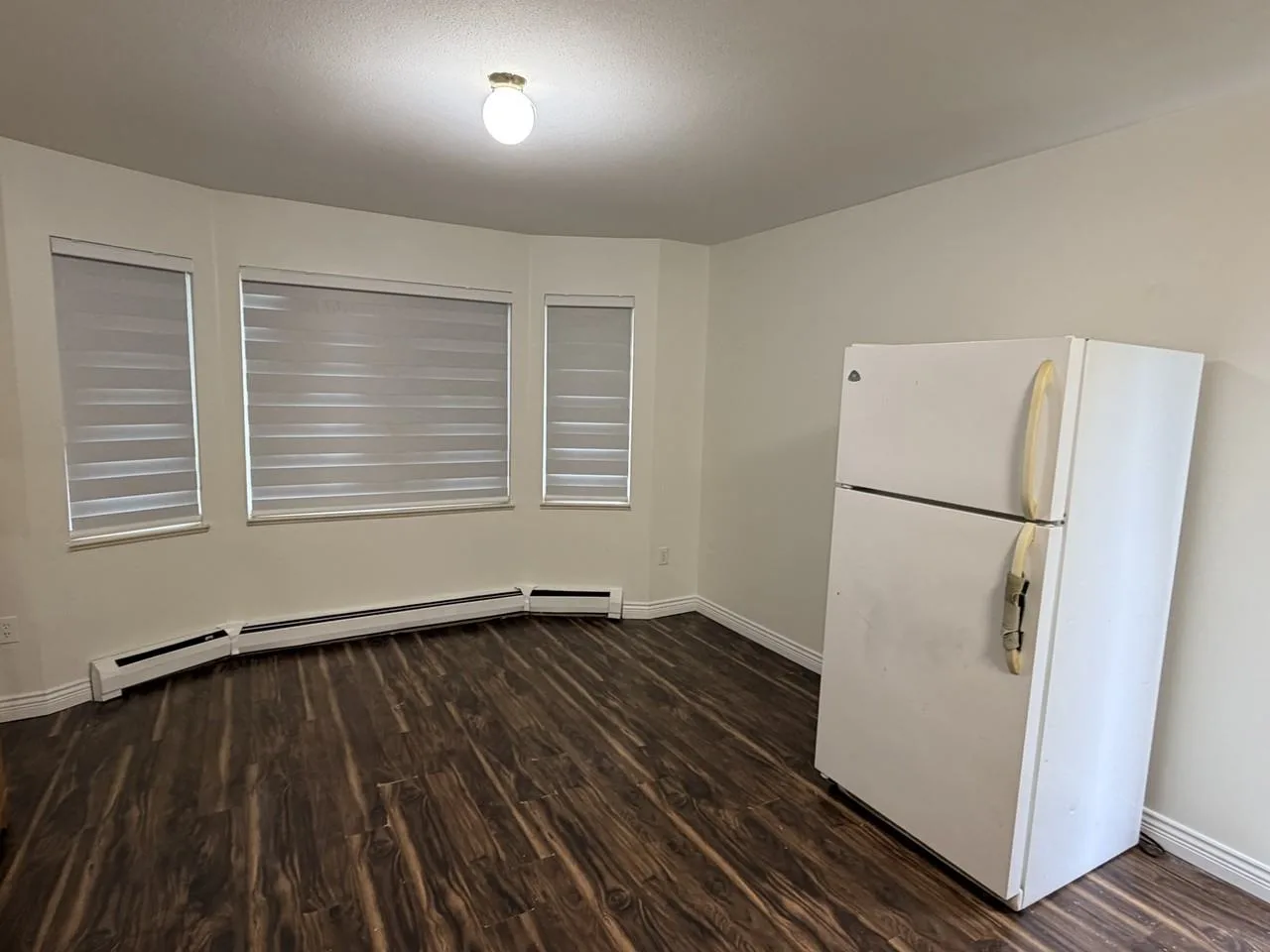 14382 88 Avenue, Surrey, BC V3W 3L7, CAN