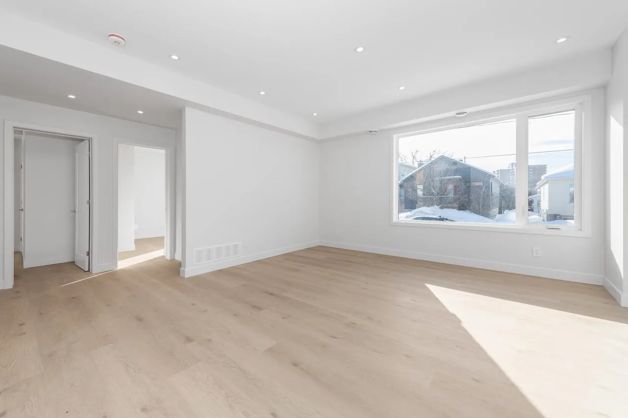 319 Shakespeare Street, Ottawa, ON K1L 5M1, CAN