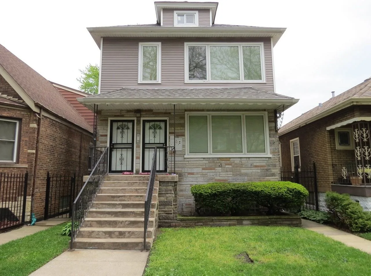 8445 S Phillips Ave, Chicago, IL 60617, USA