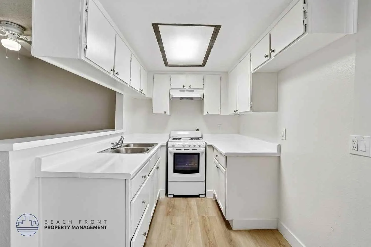 Grand View Tower Apartments
