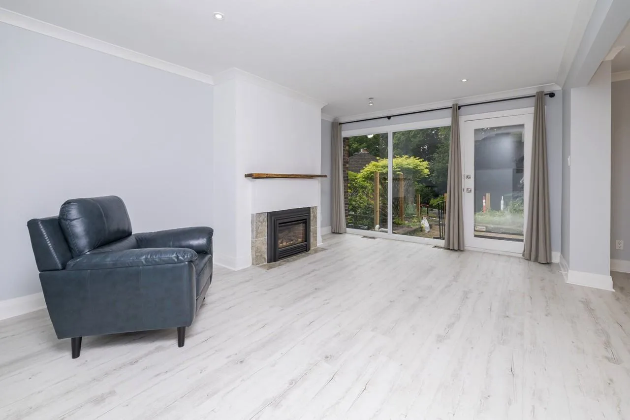 121 Buell Street #54, Ottawa, ON K1Z 7E8, CAN