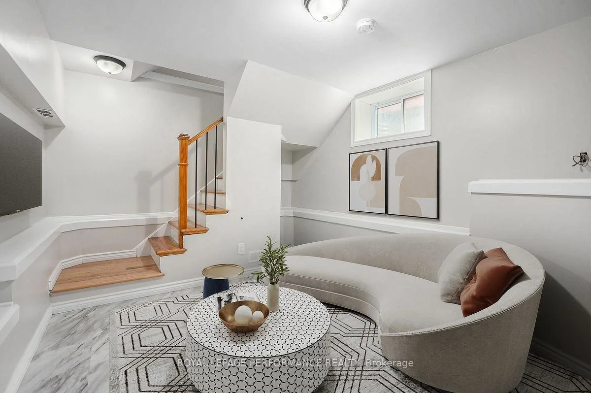 20 Perkins Street, Ottawa, ONTARIO K1R 7G5, CAN