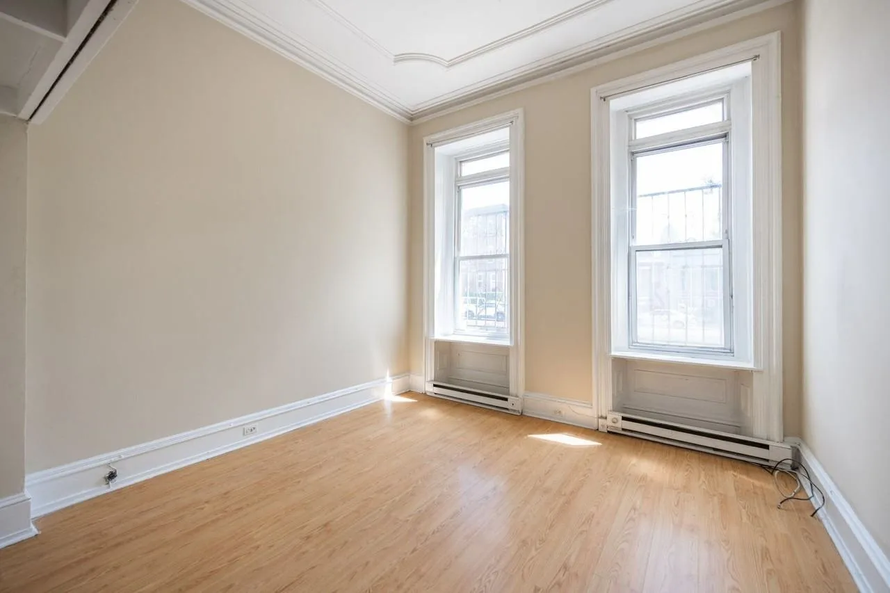 1933 Spring Garden Street
