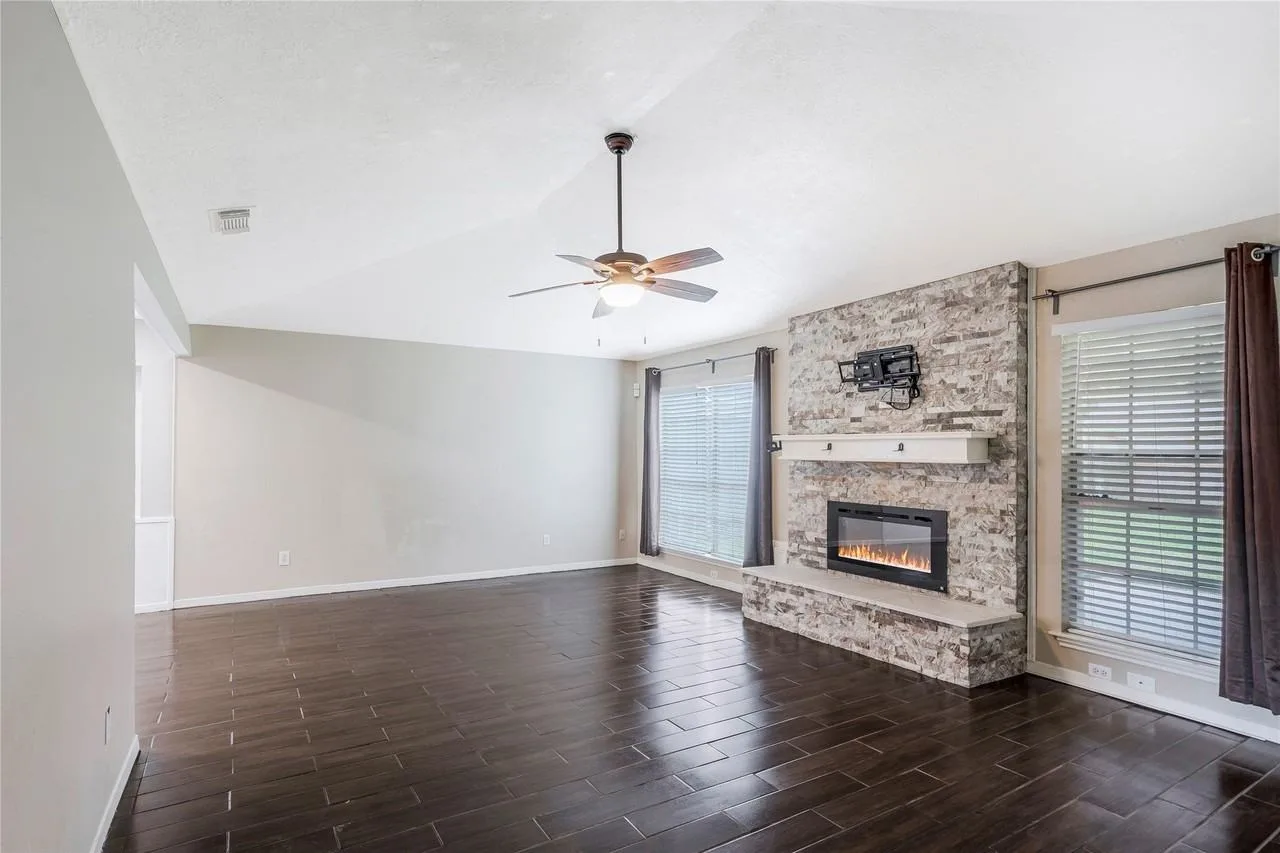 8903 Wilson Reid Dr, Houston, TX 77040, USA