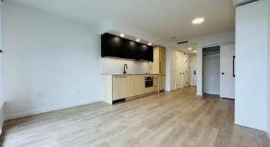 13738 Central Avenue #7xx, Surrey, BC V3T 0X5, CA