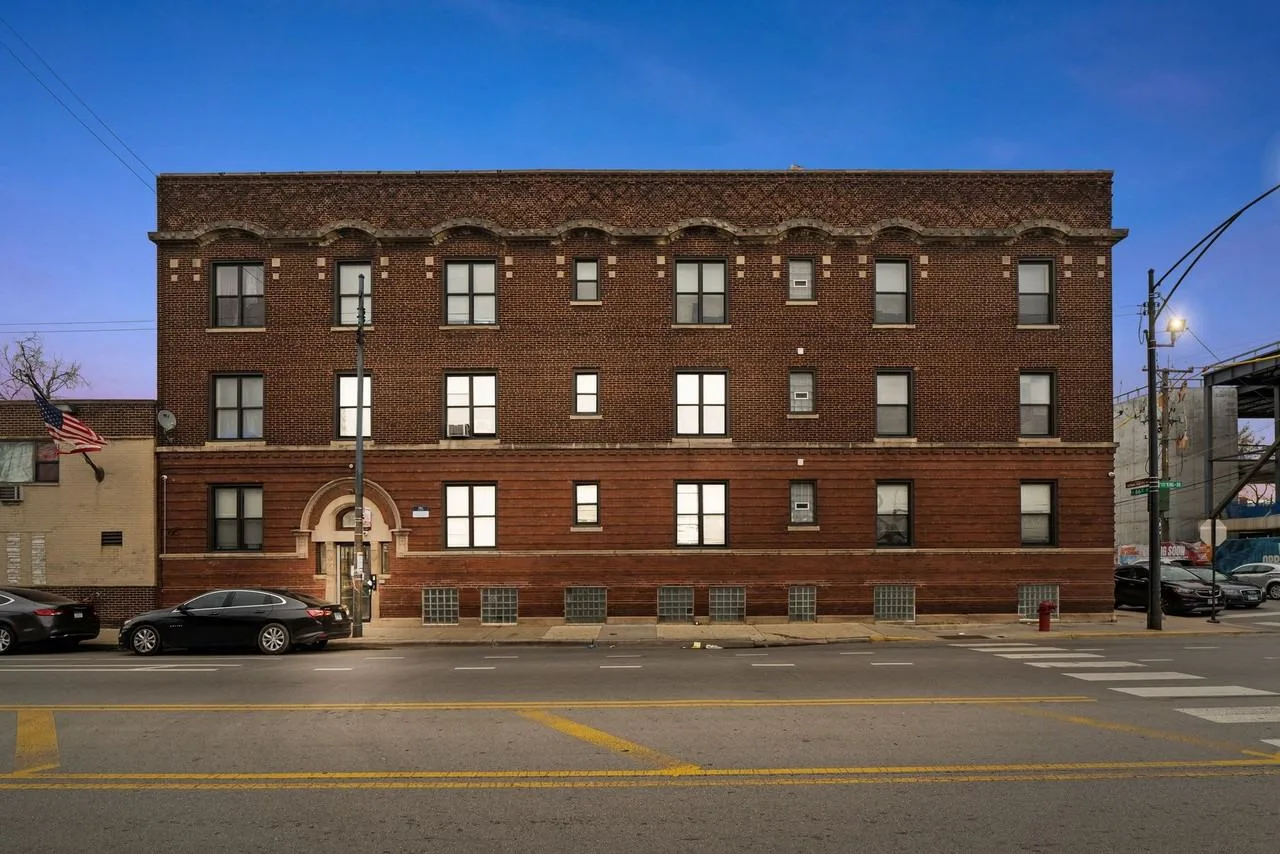 6553-6555 S Martin Luther King Dr [400-410 E 66th St]