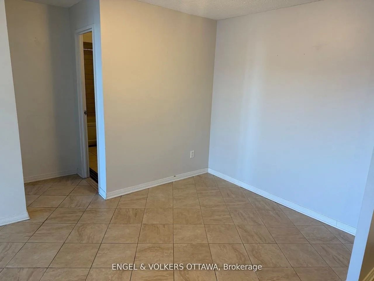 1081 Ambleside Tower I Apts., Ottawa, ON K2B 8C8, CAN