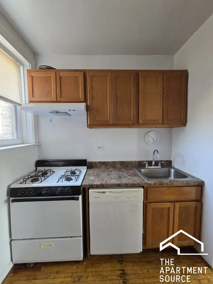 1364 W Estes Ave, Chicago, IL 60626, USA