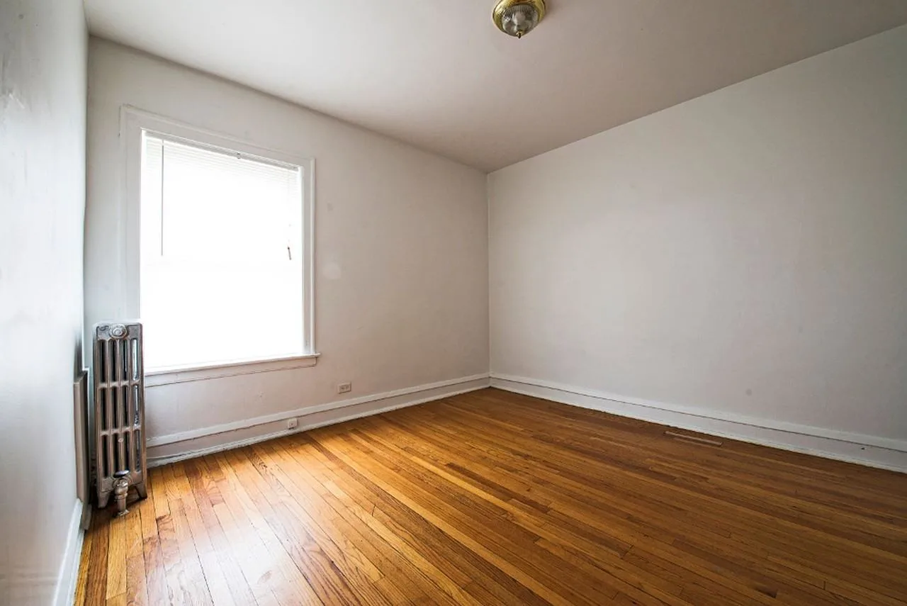 7914-16 S Kingston Ave Chicago, IL 60617
