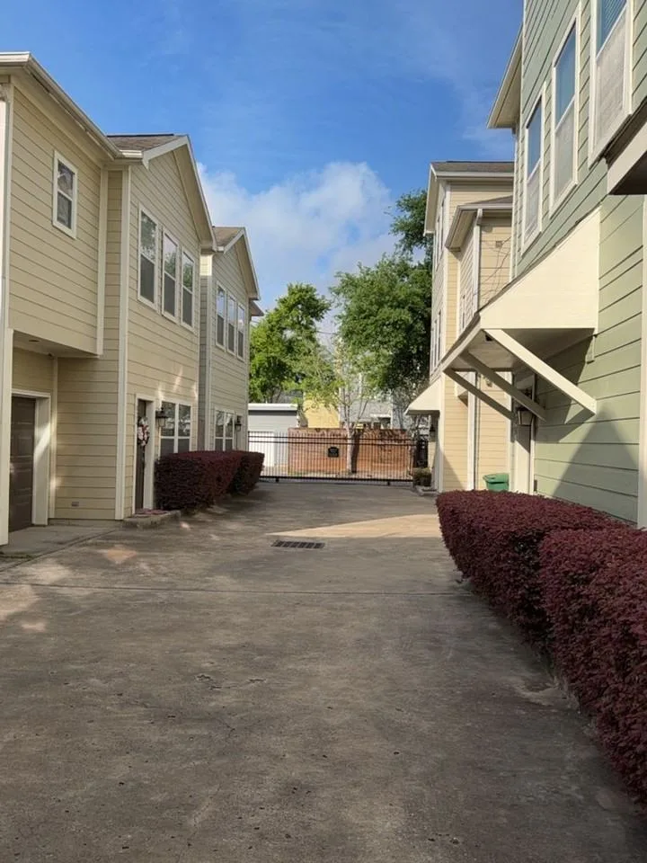 1828 Fletcher Street, Houston, TX 77009, US