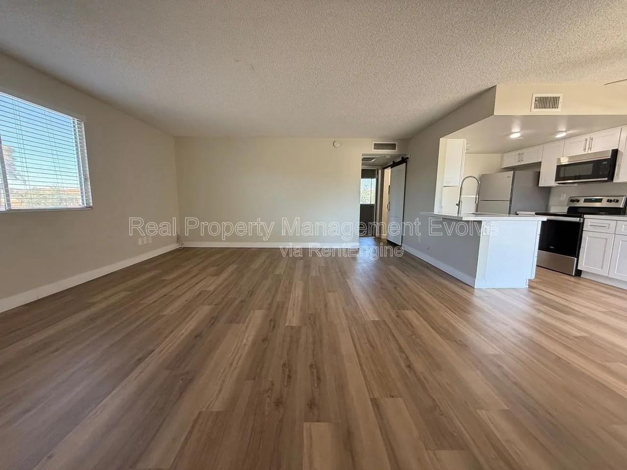 828 E Joan D Arc Ave, Phoenix, AZ 85022, USA